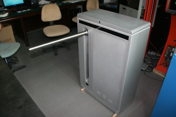 Portone automatico della barriera del cancello girevole del braccio di goccia di sicurezza per il controllo di accesso dell'entrata