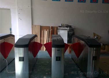 Cancelli girevoli rossi astuti di traffico dei canali dell'ala quattro della metropolitana con controllo di sensore di IR
