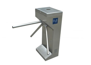 Portone meccanico del cancello girevole del treppiede del supermercato, doppio portone elettrico della barriera dell'oscillazione