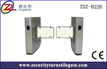 Porta astuta bidirezionale del cancello girevole del portone della barriera dell'oscillazione dell'OEM antipolvere