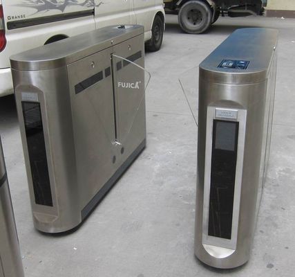 Cancelli girevoli ritrattabili 100W della barriera della falda con le carte di IC/EM