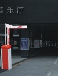 Portoni automatici telecomandati dell'asta di sicurezza della via per parcheggio dell'automobile